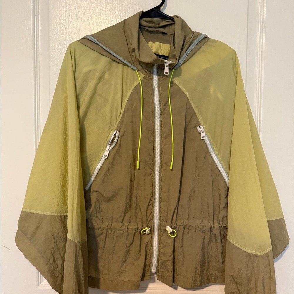 Women's suit, shorts, and windbreaker, Zara, size M - Picture 1 of 8